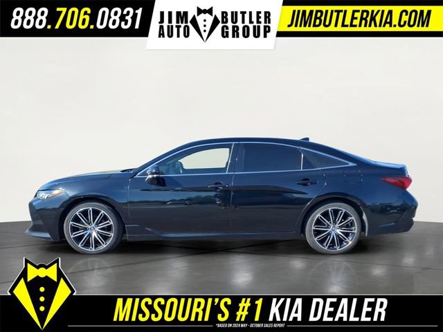 Used 2019 Toyota Avalon XSE w/ All Weather Liner Package image 4