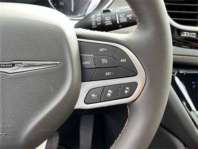 New 2026 Chrysler Pacifica Pinnacle image 26