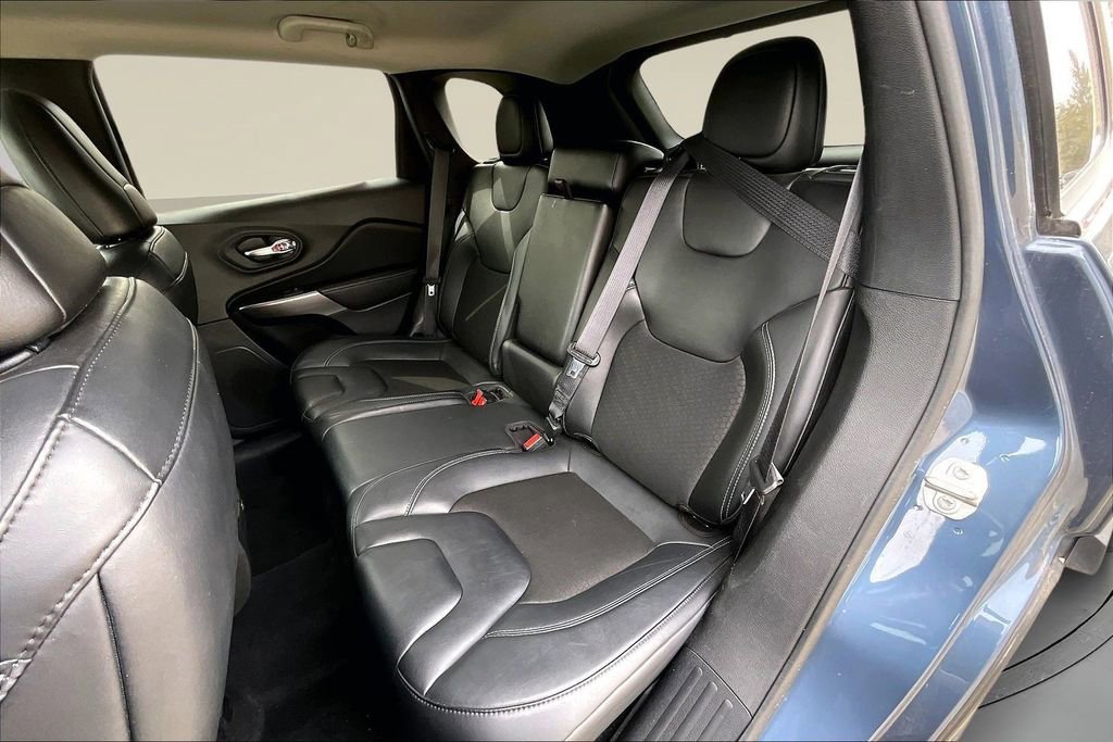 Used 2021 Jeep Cherokee Latitude Plus image 22