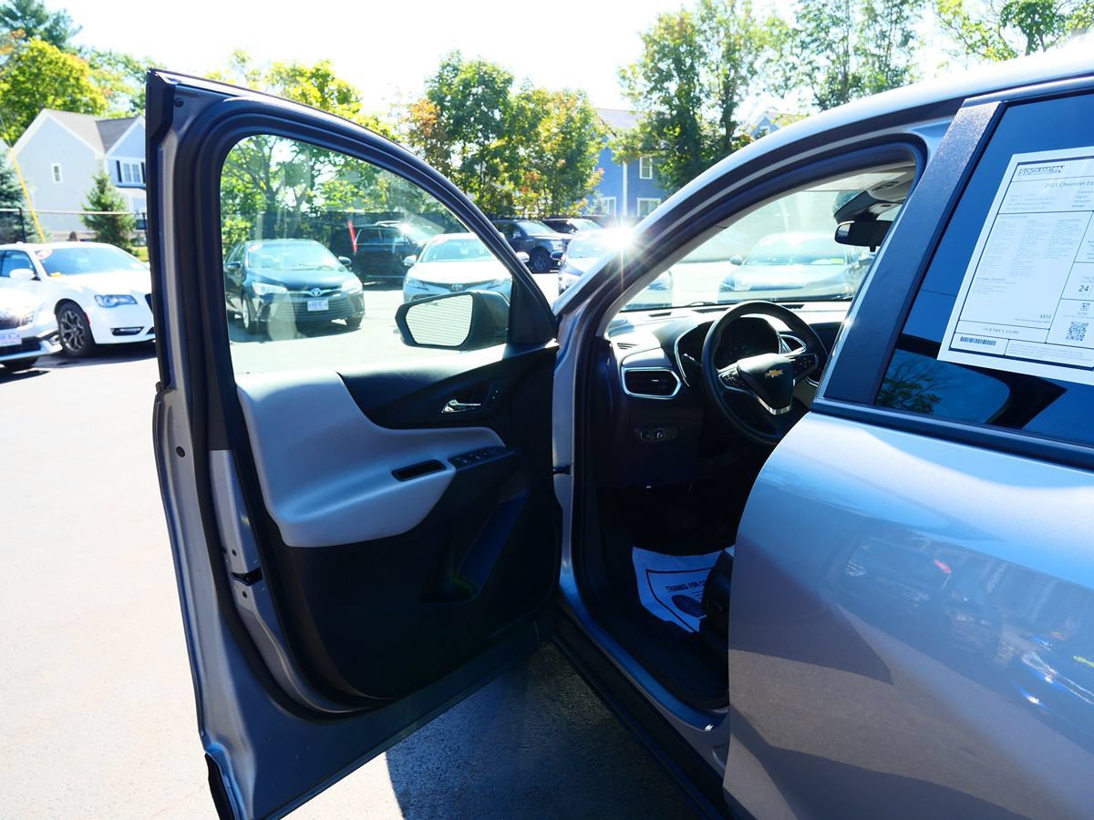 Used 2023 Chevrolet Equinox LS w/ LPO, Floor Liner Package AWD/4WD image 15