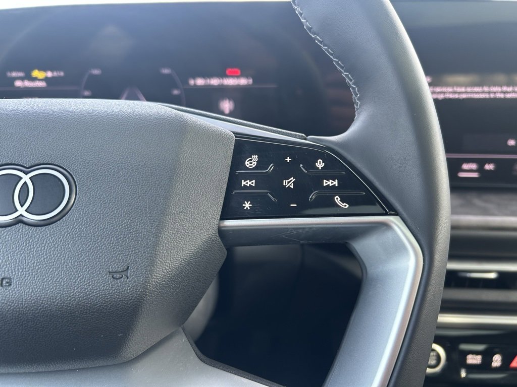 Used 2025 Audi Q5 Premium w/ Convenience Package image 12