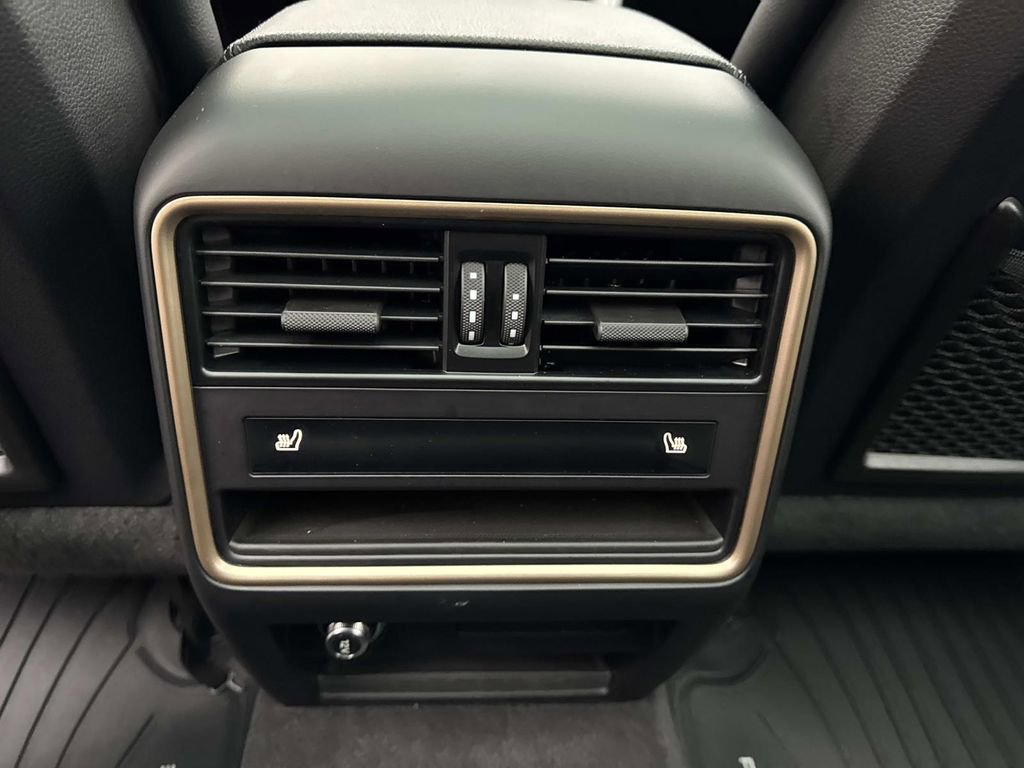 Used 2024 Porsche Cayenne image 15