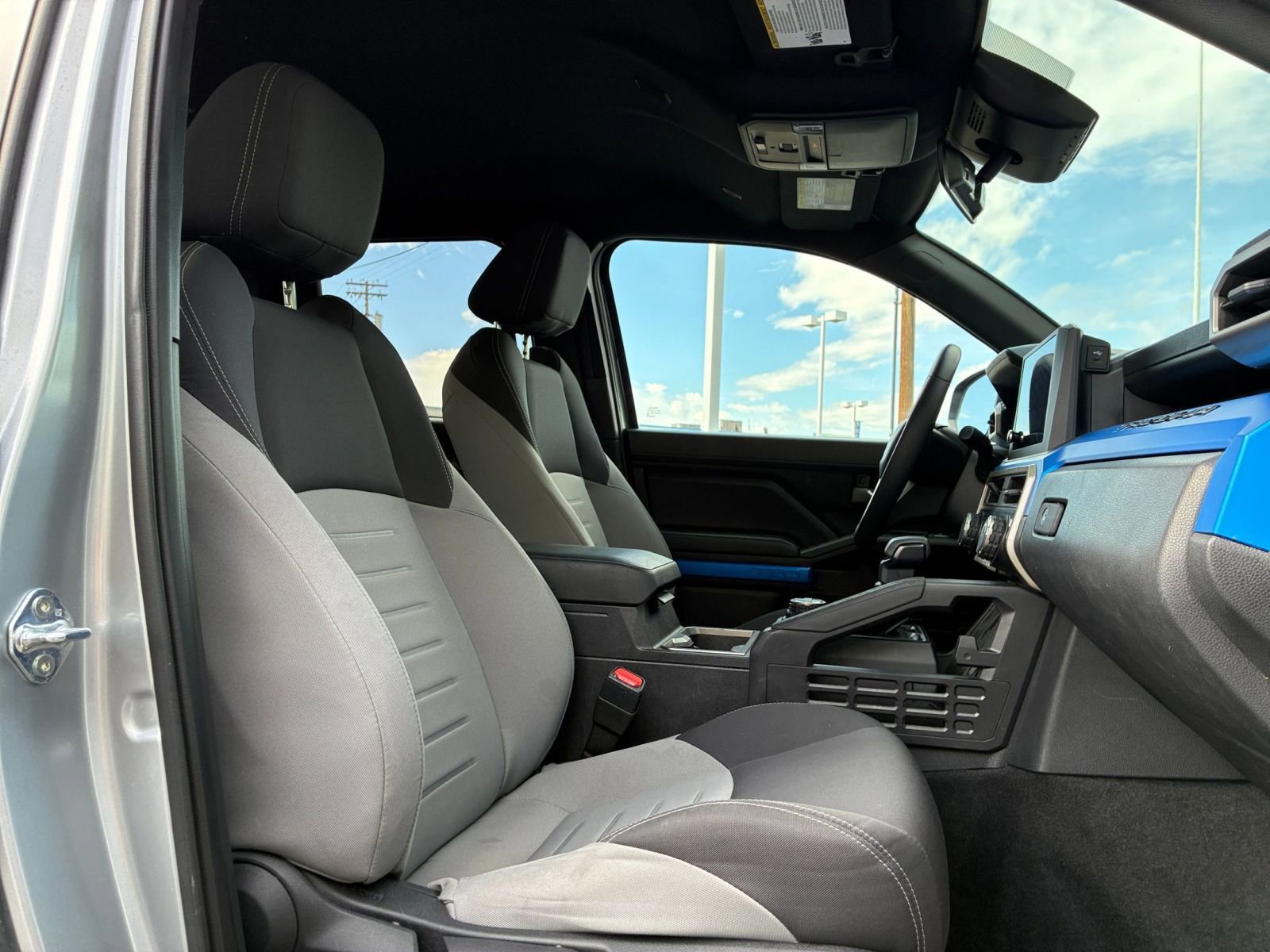 Used 2025 Toyota Tacoma TRD Off-Road image 35