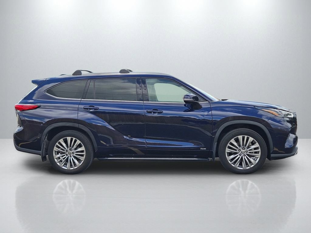 Used 2023 Toyota Highlander Platinum AWD/4WD image 4