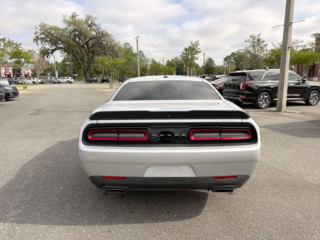 Used 2023 Dodge Challenger R/T RWD image 4