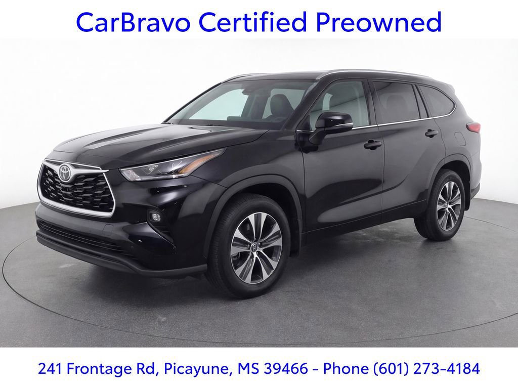 Used 2020 Toyota Highlander XLE FWD image 3