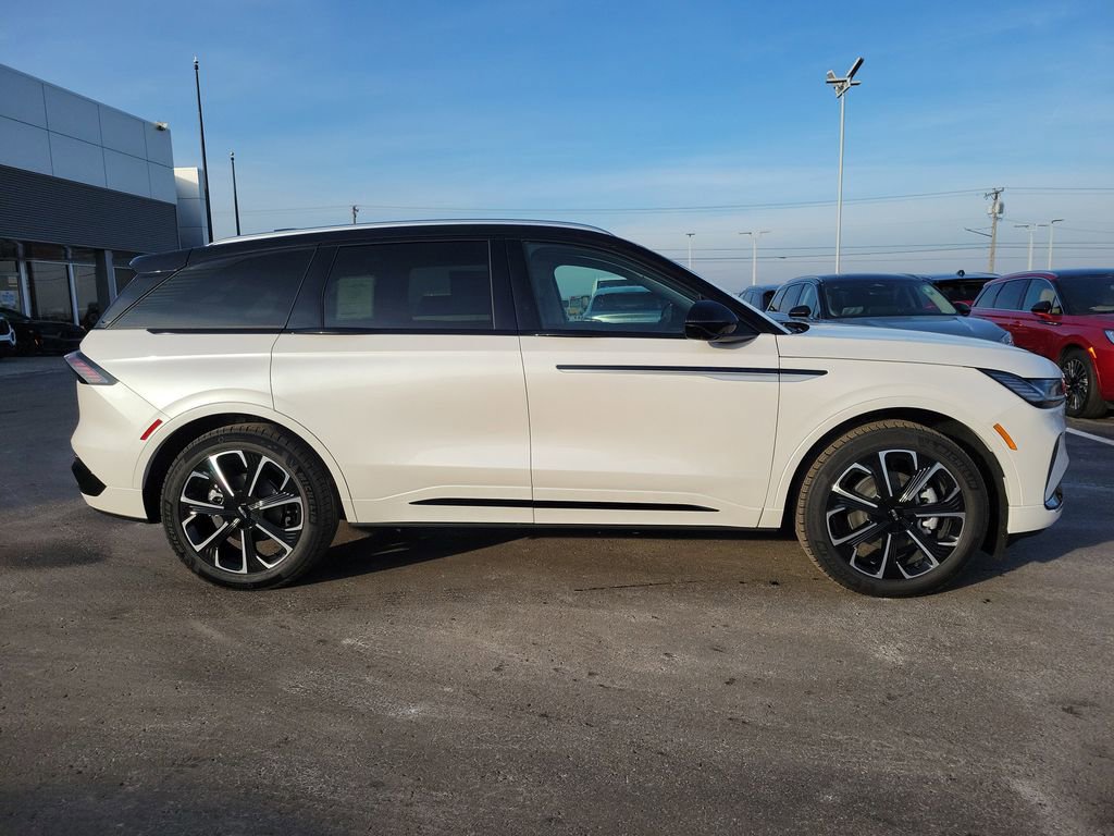 New 2026 Lincoln Nautilus Reserve image 3