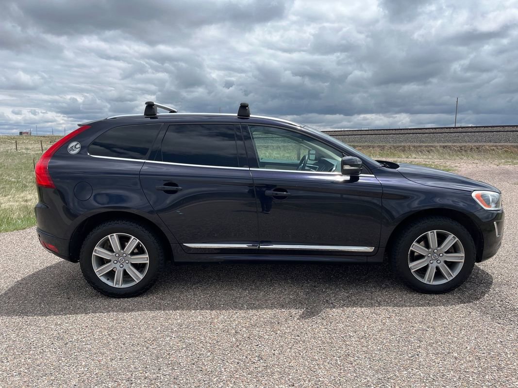 Used 2017 Volvo XC60 T5 Inscription w/ Preferred Option Package AWD/4WD image 6