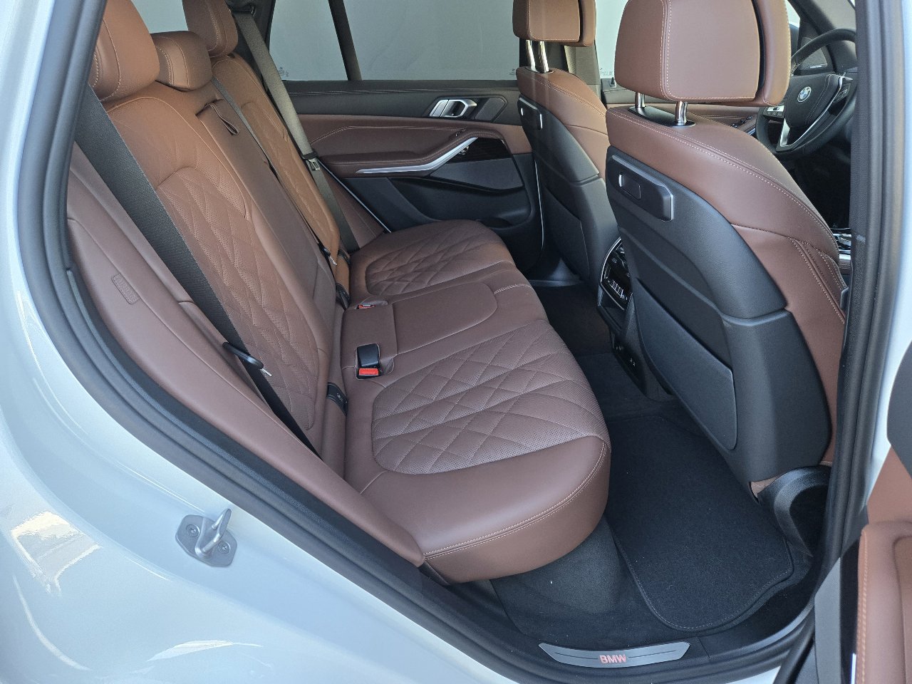 Used 2026 BMW X5 xDrive50e w/ Climate Comfort Package image 16