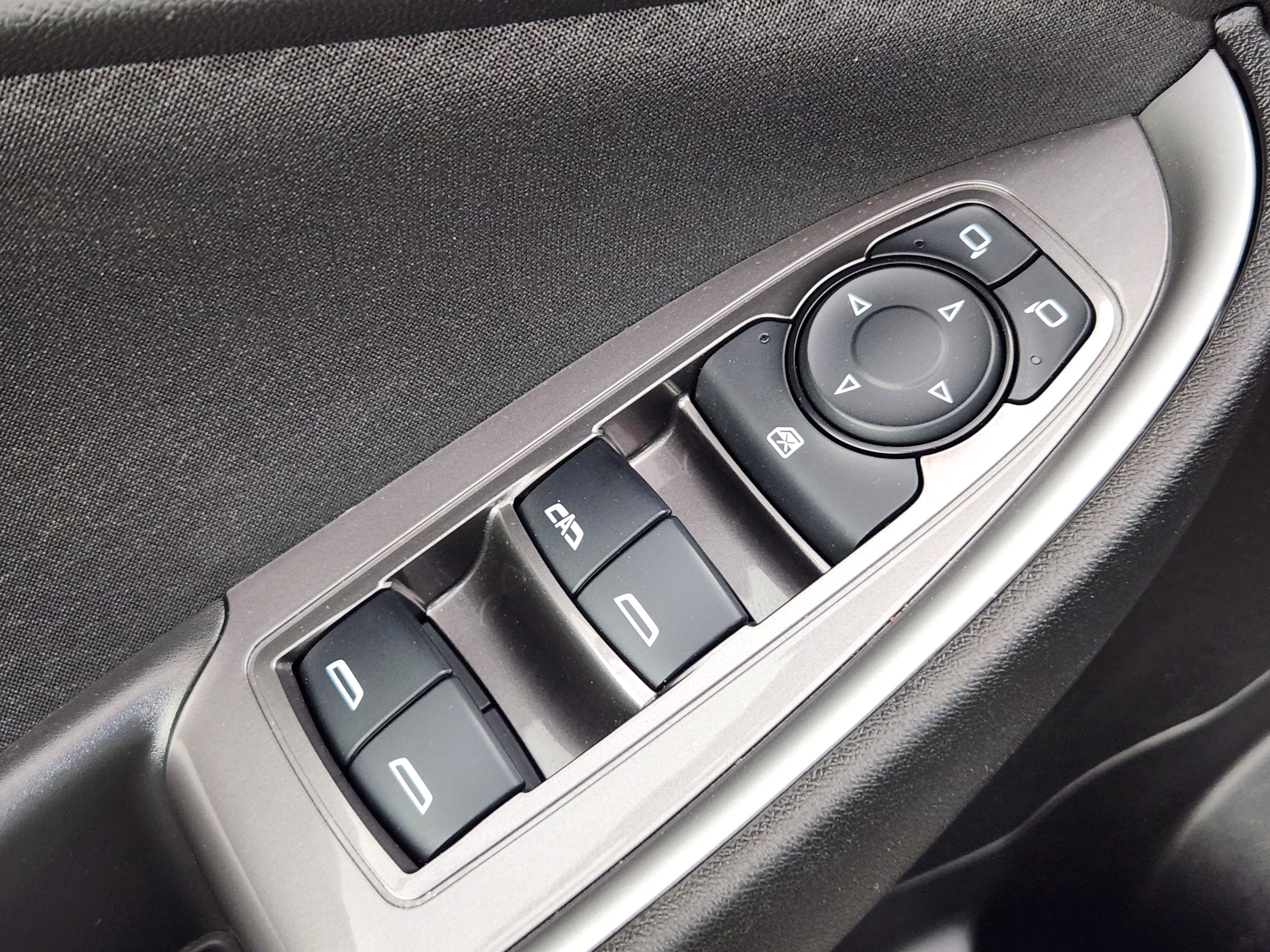 Used 2025 Chevrolet Malibu LT FWD image 17