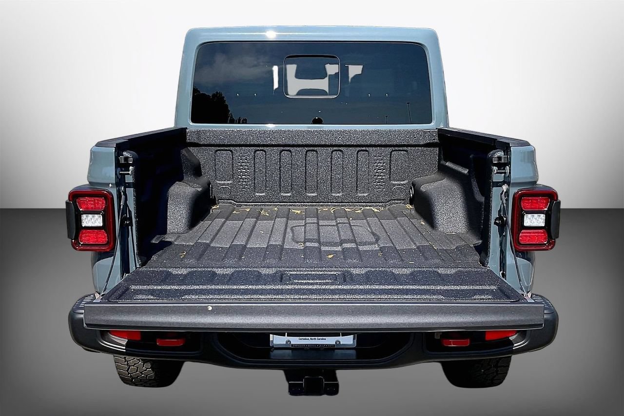 New 2026 Jeep Gladiator Rubicon w/ Steel Power Dome Hood Package AWD/4WD image 19
