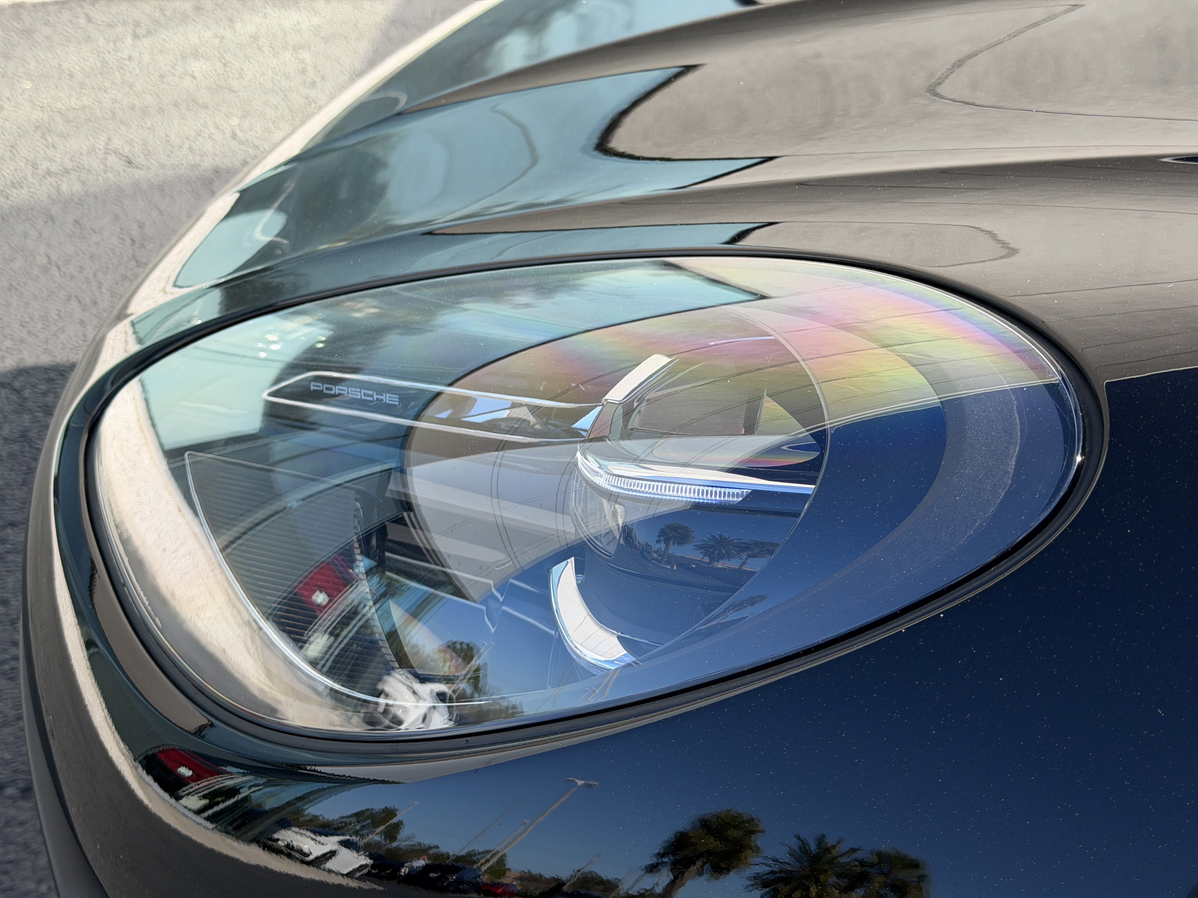 Certified 2022 Porsche Macan image 13