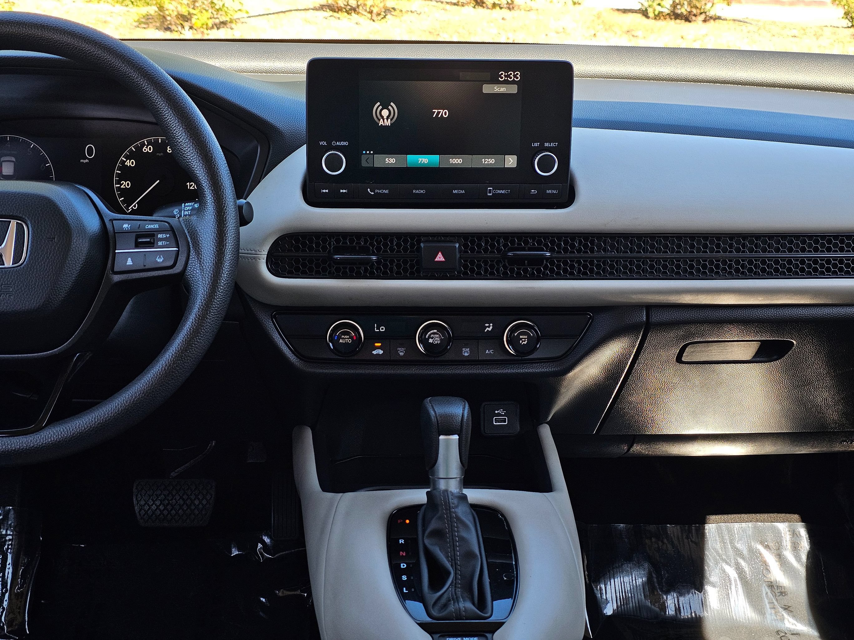 Used 2025 Honda HR-V LX image 27