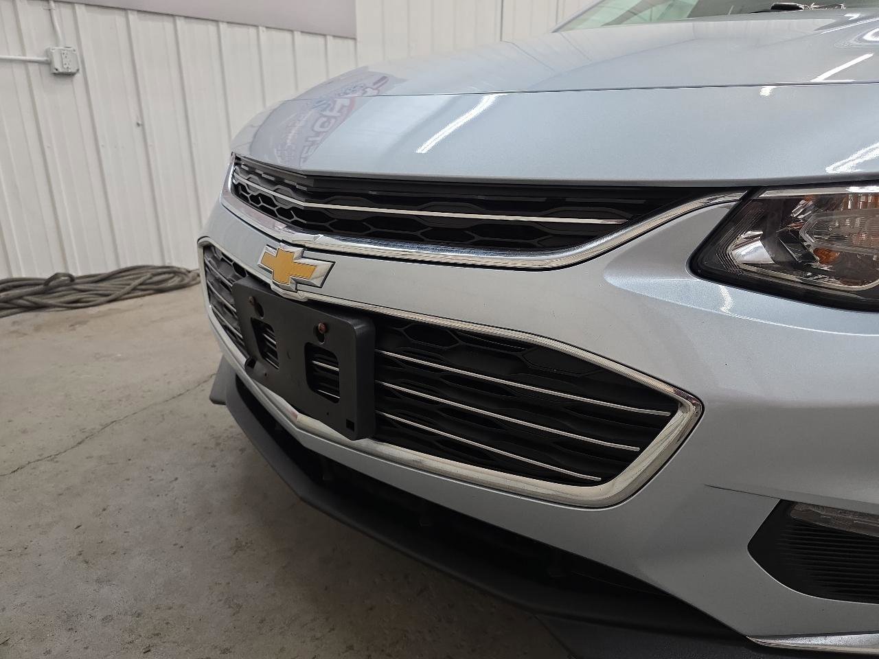 Used 2018 Chevrolet Malibu LT FWD image 7