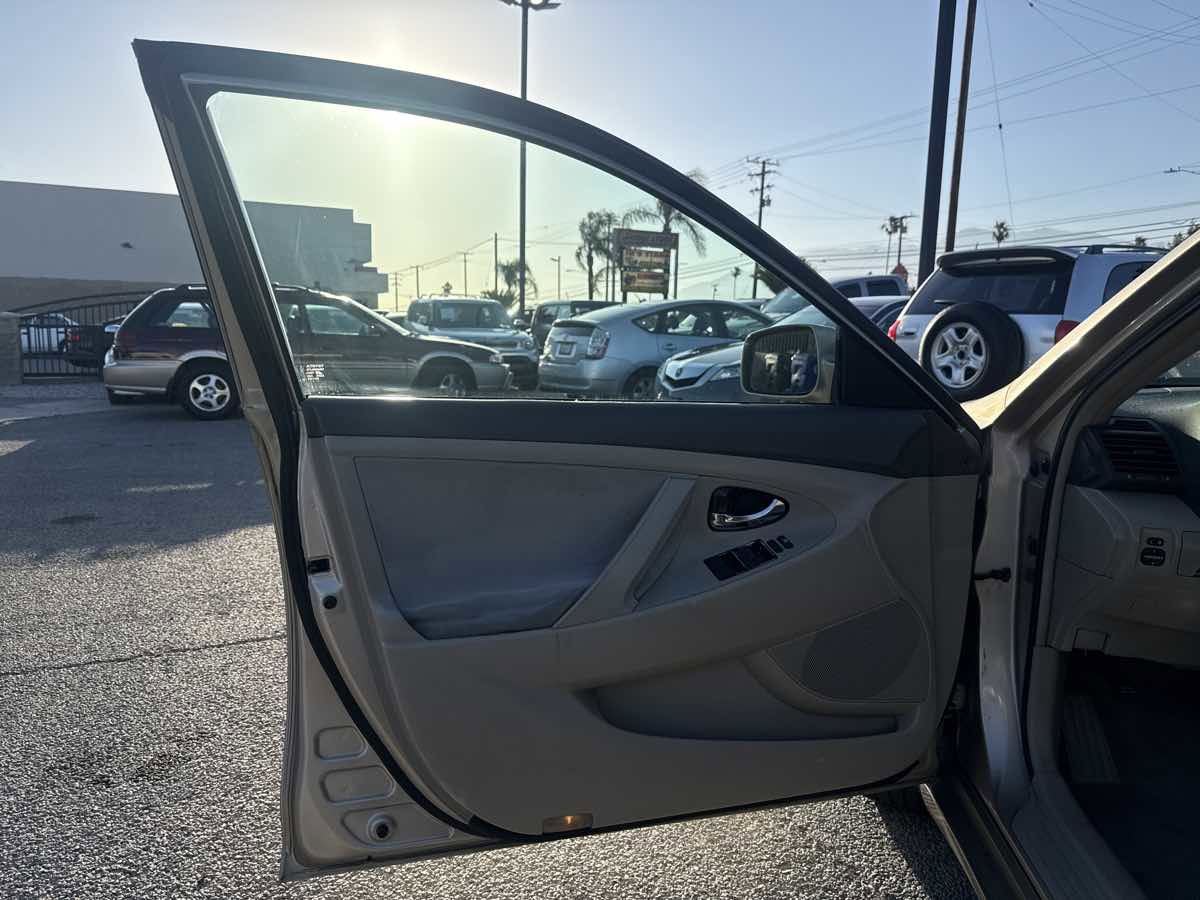 Used 2007 Toyota Camry CE FWD image 6