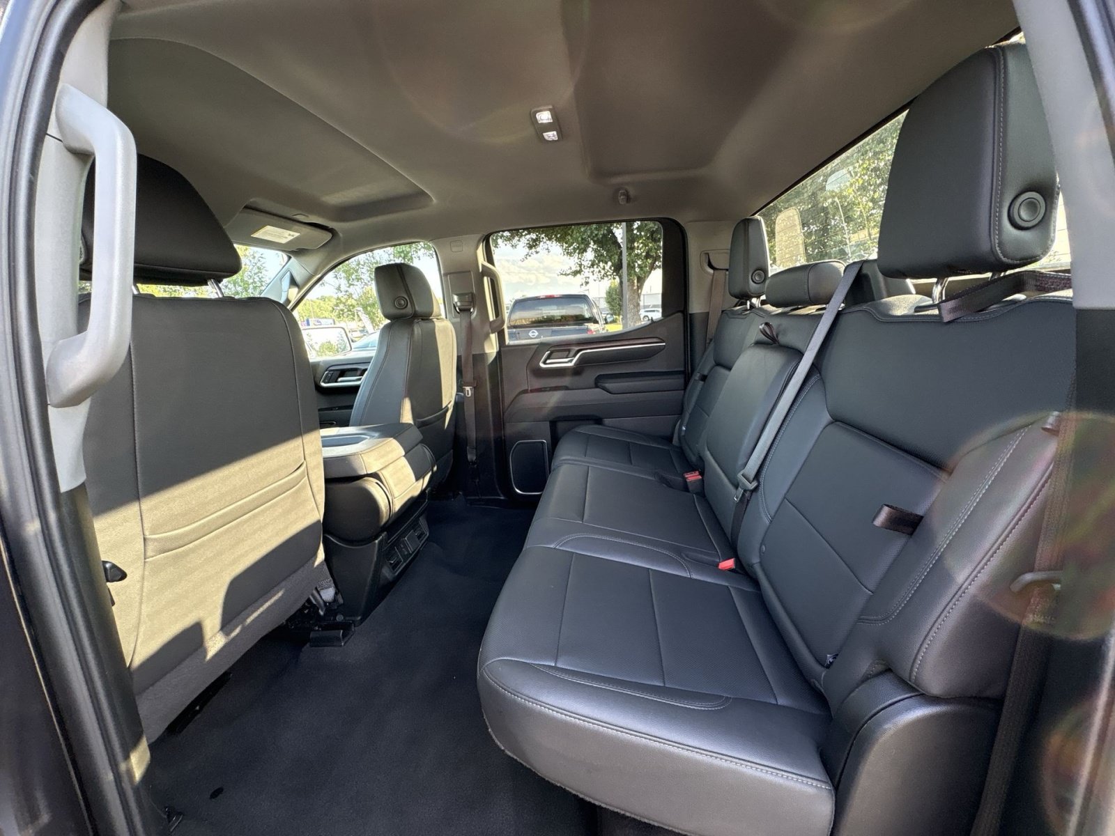 Used 2025 GMC Sierra 1500 SLT RWD image 23