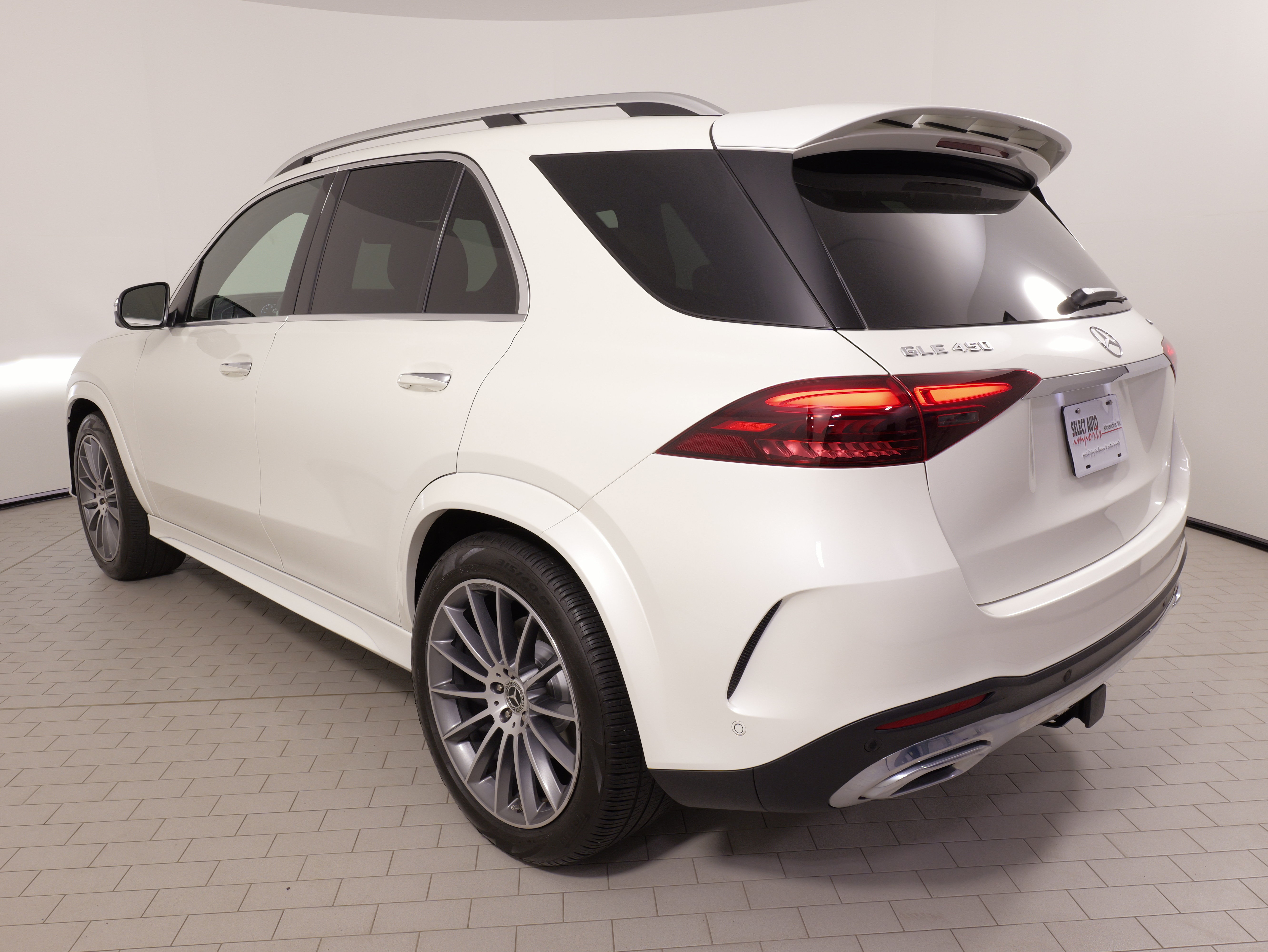 Used 2024 Mercedes-Benz GLE 450 4MATIC image 16