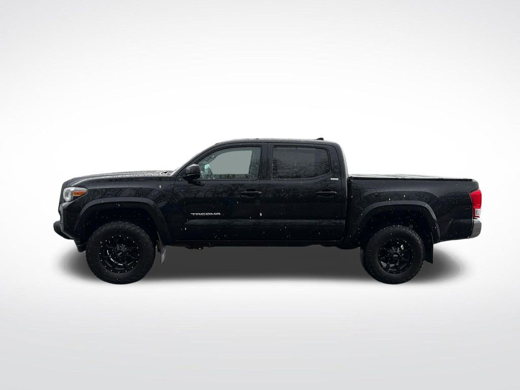 Used 2017 Toyota Tacoma SR5 w/ Tow Package AWD/4WD image 3
