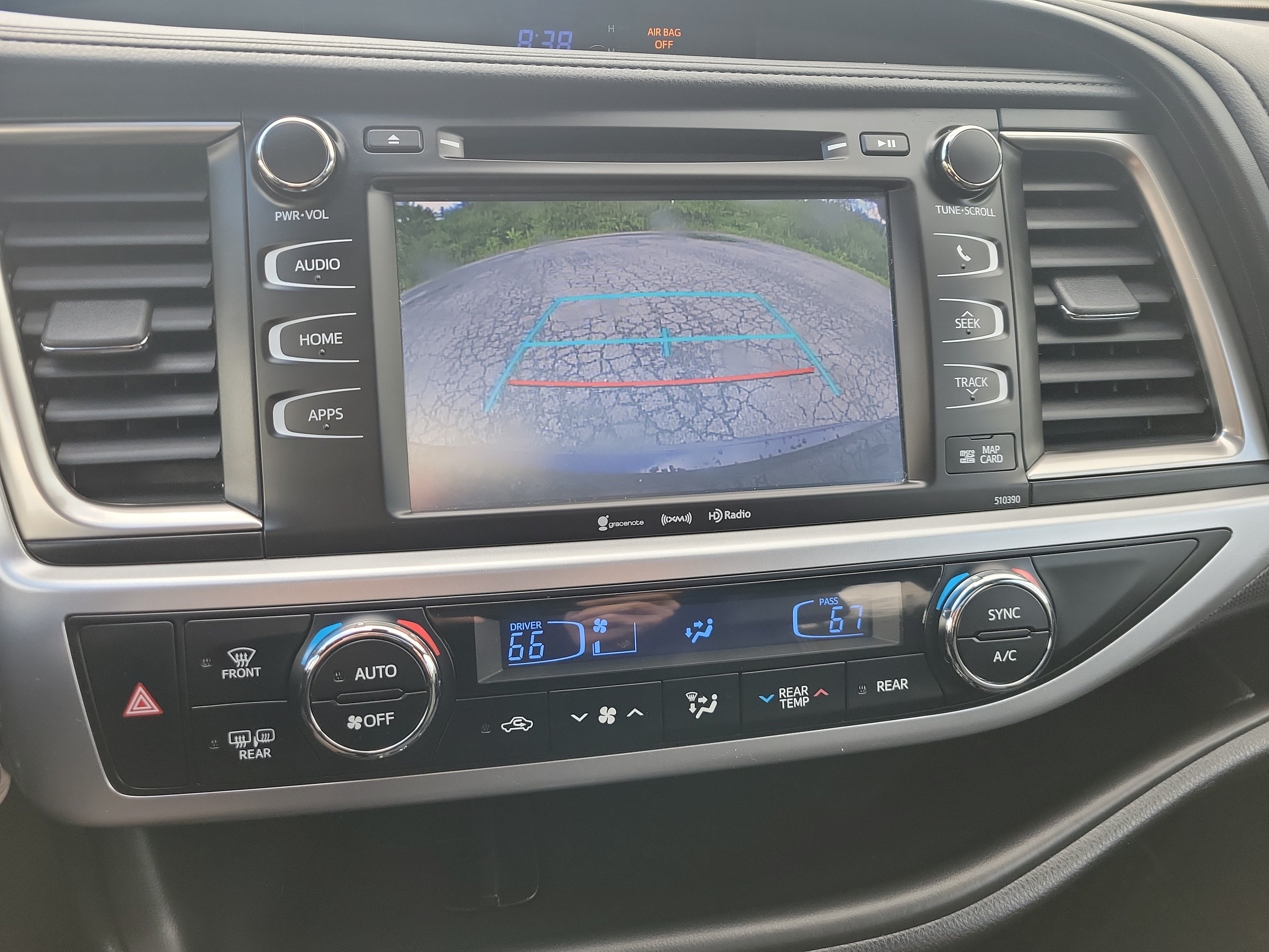 Used 2019 Toyota Highlander SE AWD/4WD image 27