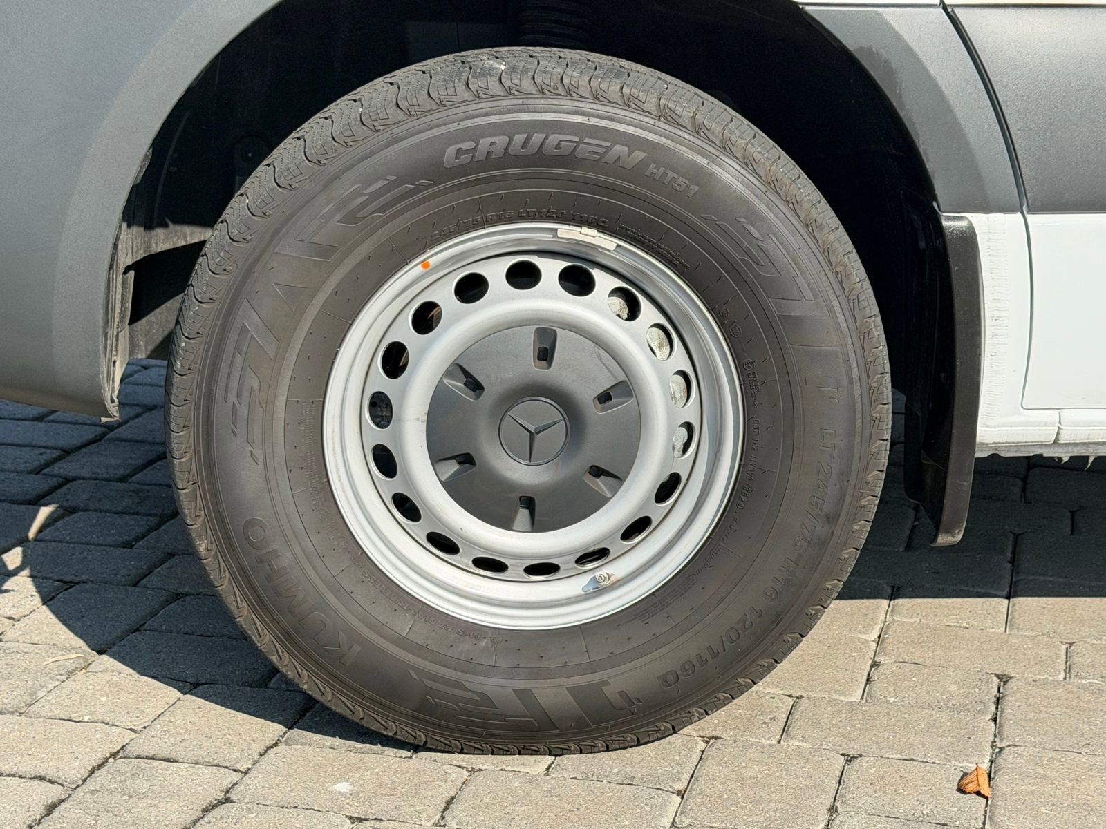 Used 2025 Mercedes-Benz Sprinter 2500 image 12