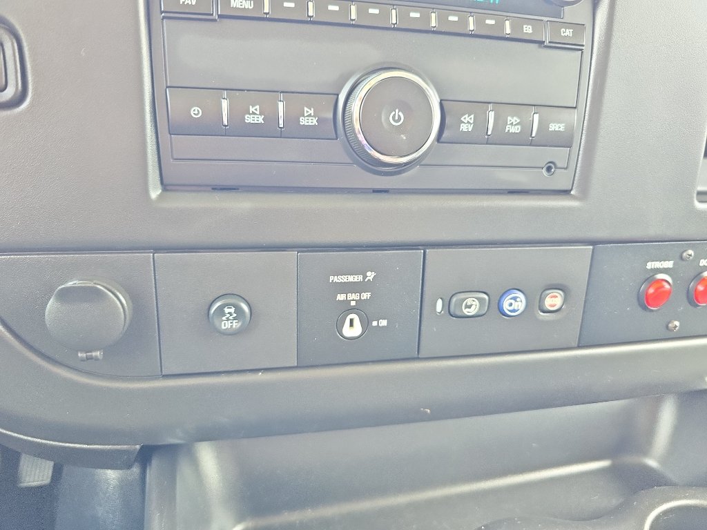 Used 2015 Chevrolet Express 2500 RWD image 28