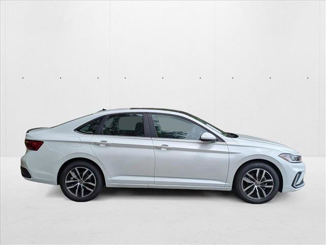 New 2025 Volkswagen Jetta SE image 9