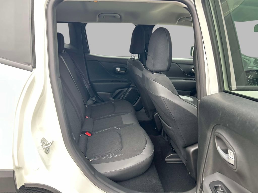 Used 2023 Jeep Renegade Latitude w/ Premium Group image 14