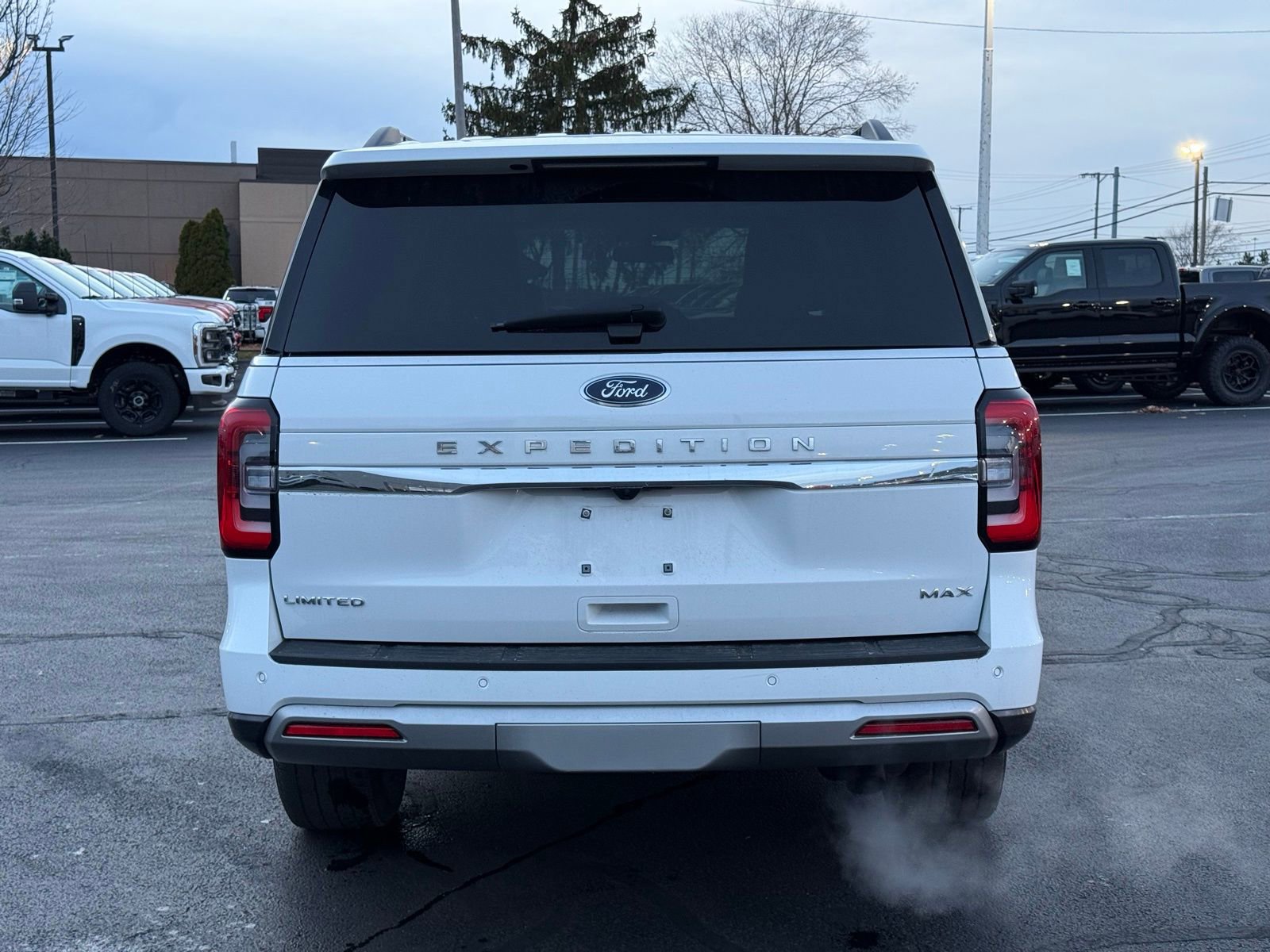 Used 2023 Ford Expedition Max Limited image 4