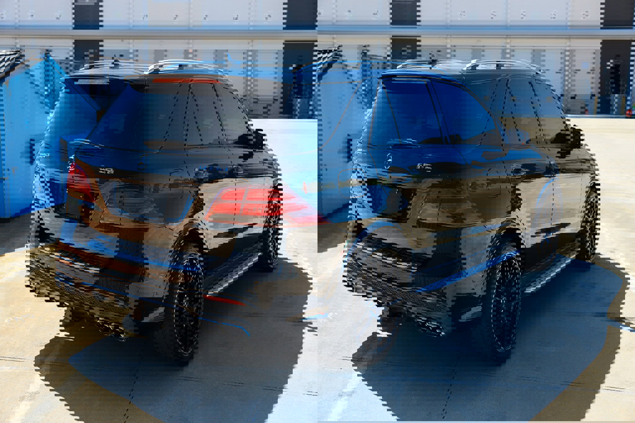 Used 2016 Mercedes-Benz GLE 63 AMG 4MATIC image 16