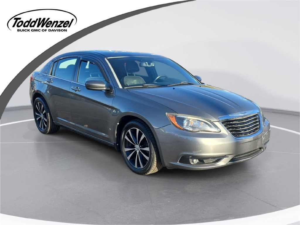 Used 2012 Chrysler 200 S FWD image 1