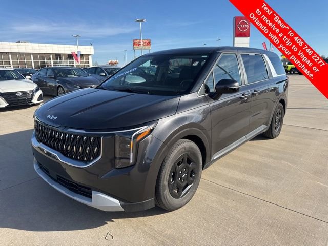 Used 2025 Kia Carnival image 1