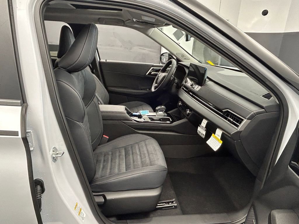New 2026 Mitsubishi Outlander Trail Edition image 41