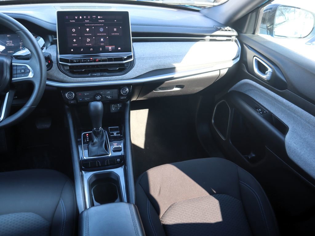 Used 2024 Jeep Compass Sport image 12