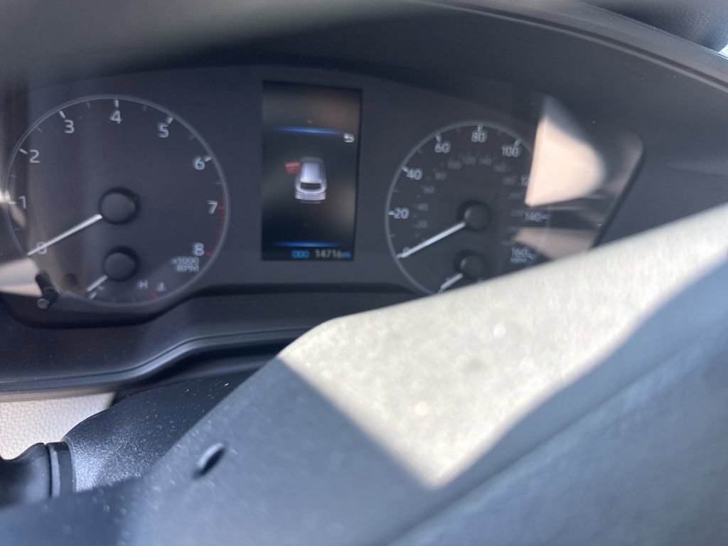 Used 2025 Toyota Corolla Cross L image 17