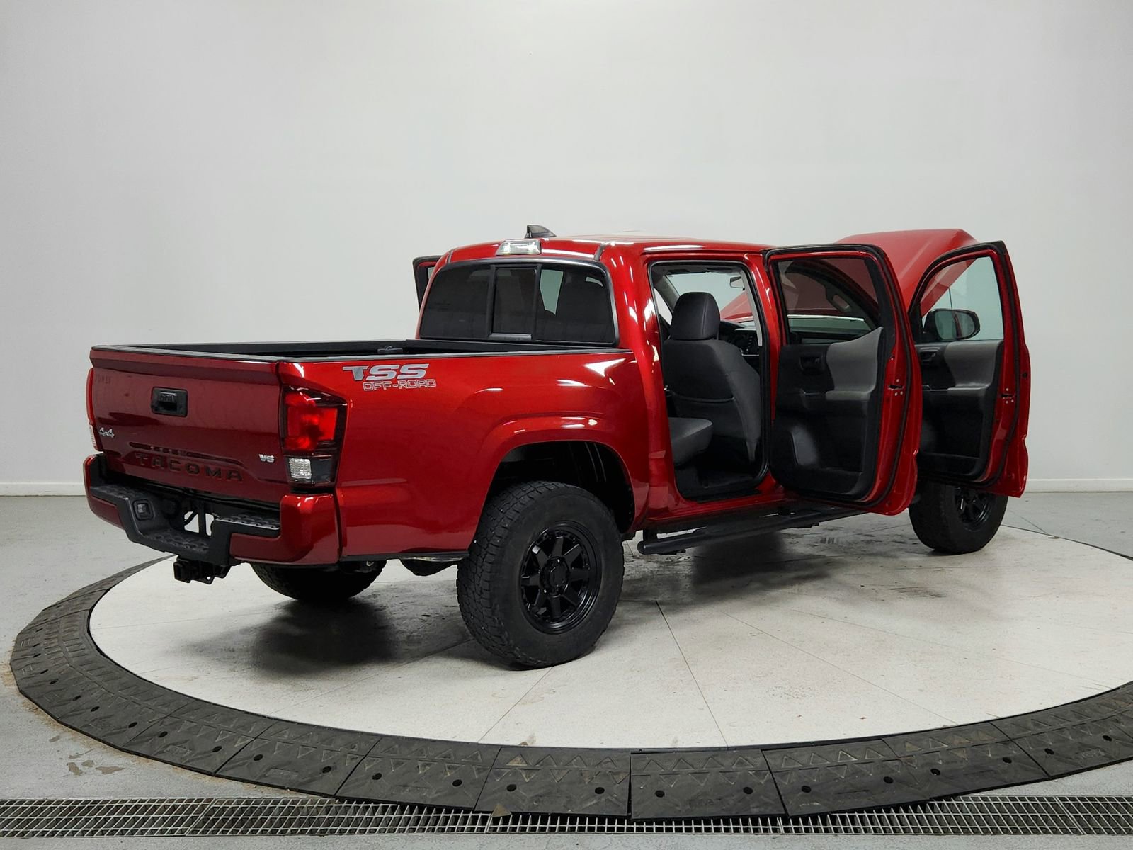 Used 2023 Toyota Tacoma SR image 15