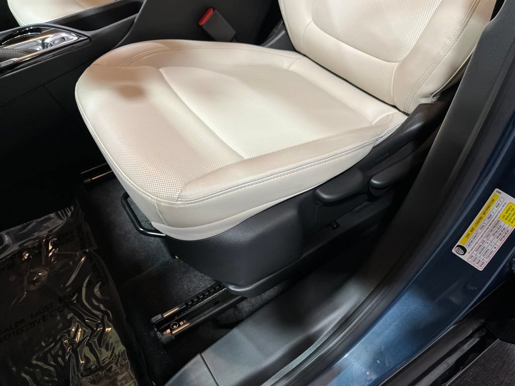 Certified 2024 Buick Encore GX Sport Touring AWD/4WD image 16