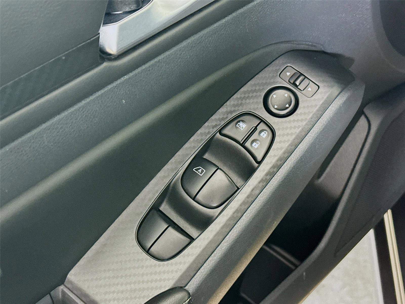 Used 2025 Nissan Altima 2.5 SV FWD image 19