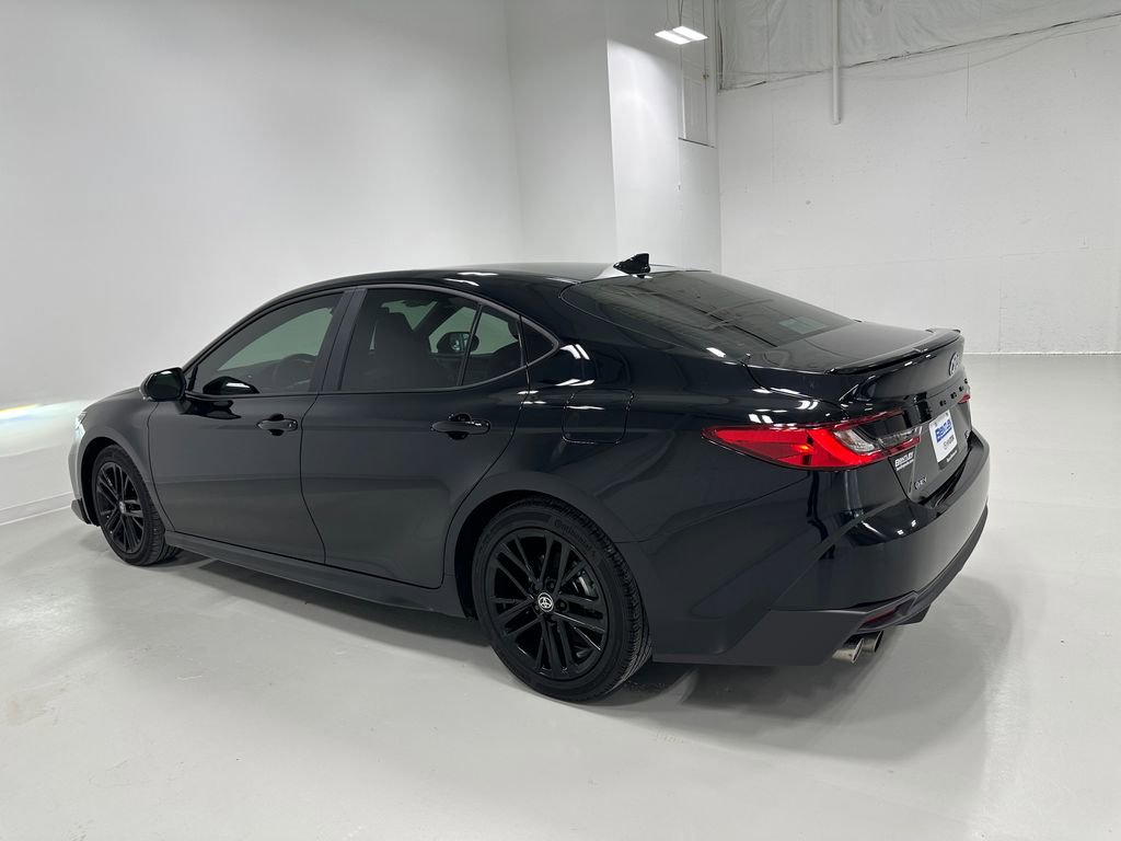 Used 2025 Toyota Camry LE image 3