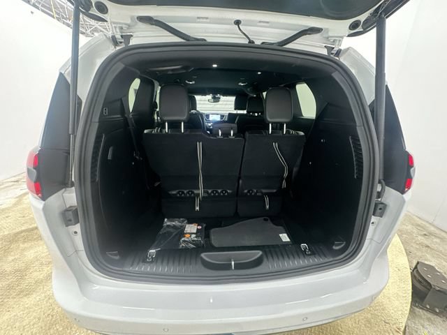 Used 2025 Chrysler Pacifica Select FWD image 20