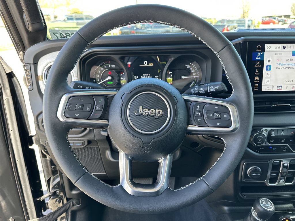 Certified 2025 Jeep Wrangler Unlimited Sahara AWD/4WD image 12
