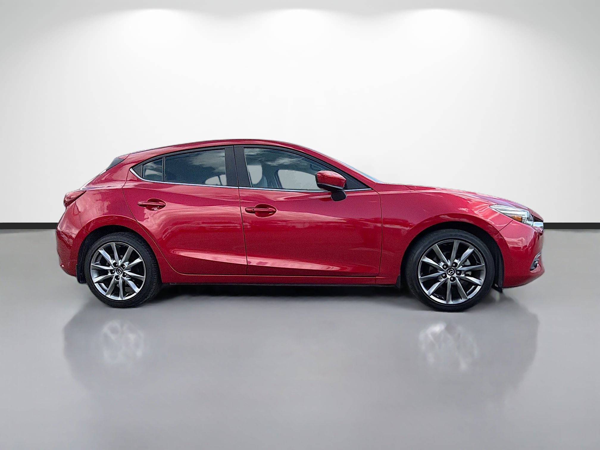 Used 2018 MAZDA MAZDA3 Grand Touring w/ Premium Equipment Package image 2