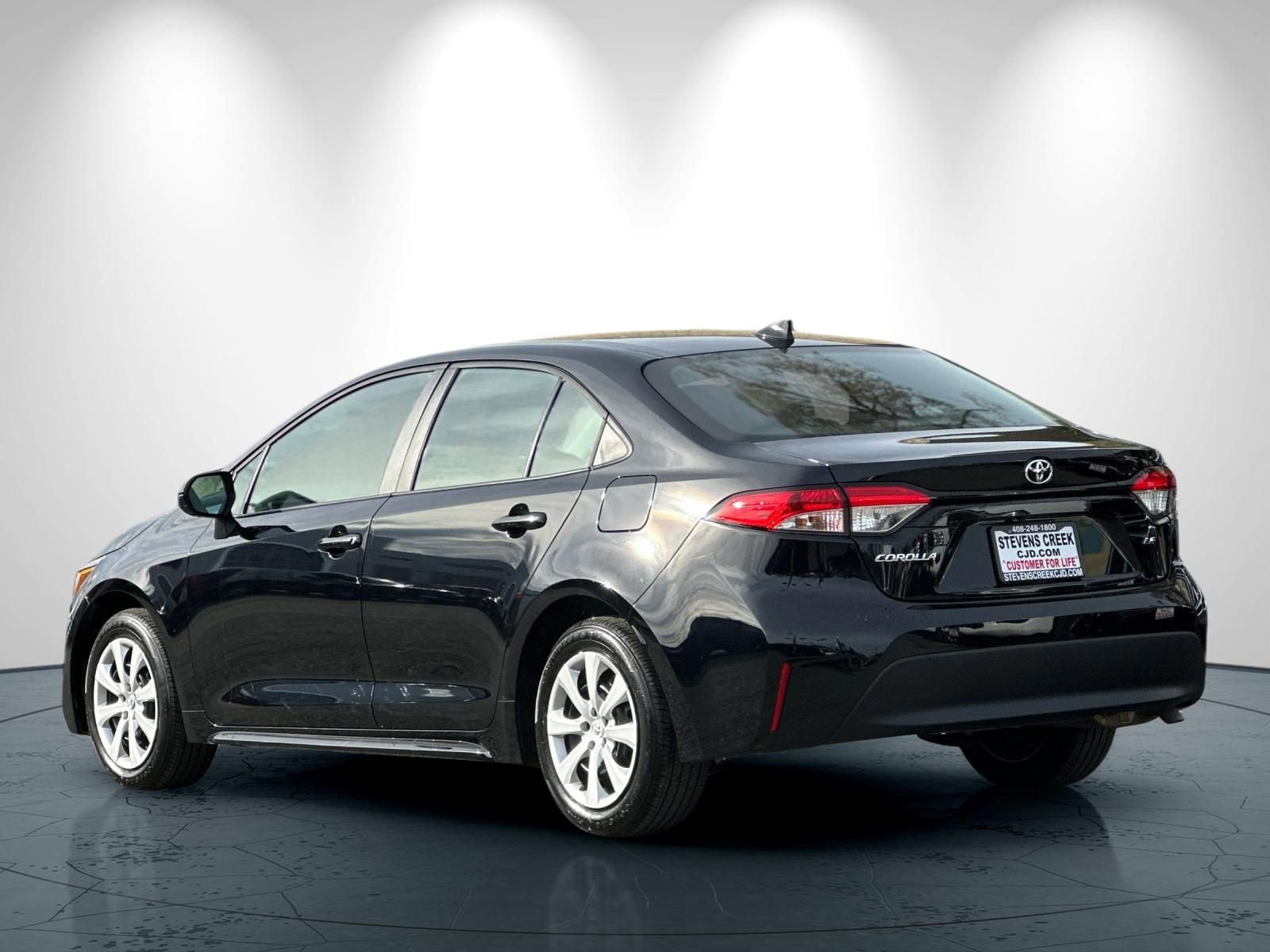 Used 2025 Toyota Corolla LE image 6