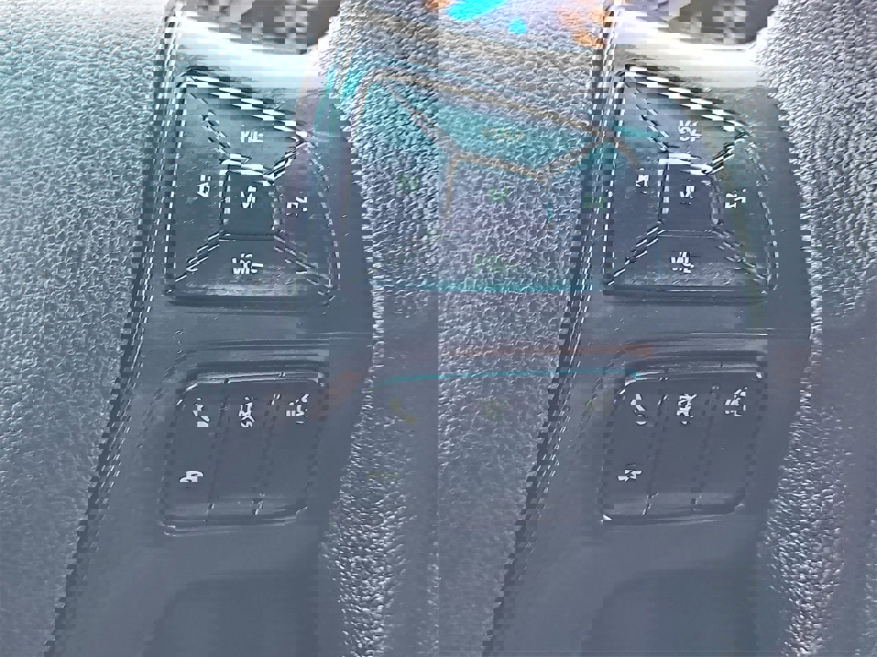 Used 2017 Ford Explorer XLT image 19