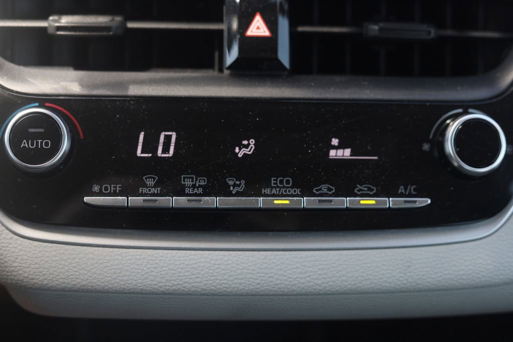 Used 2021 Toyota Corolla LE FWD image 19
