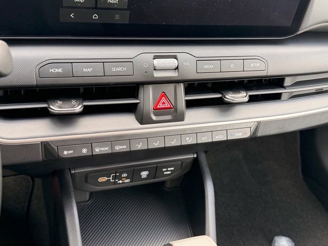 New 2025 Kia K4 FWD image 19