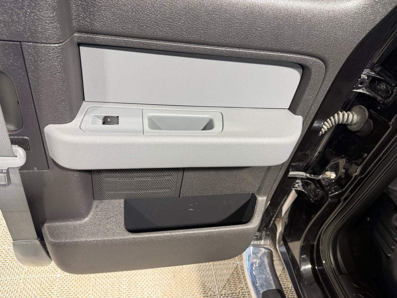 Used 2013 Ford F150 XLT w/ Luxury Equipment Group AWD/4WD image 15