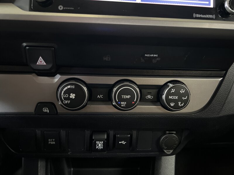 Used 2020 Toyota Tacoma SR5 RWD image 17