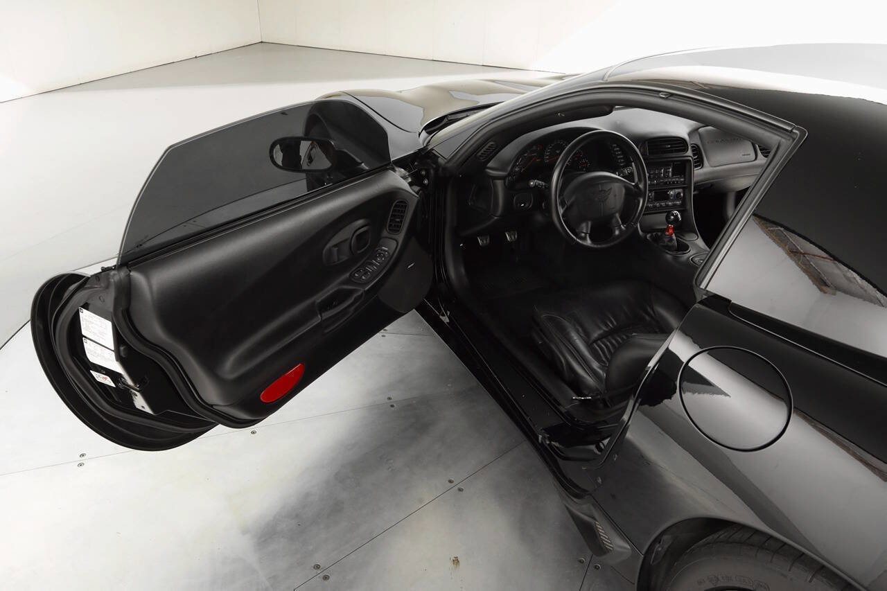 Used 2002 Chevrolet Corvette Z06 RWD image 15