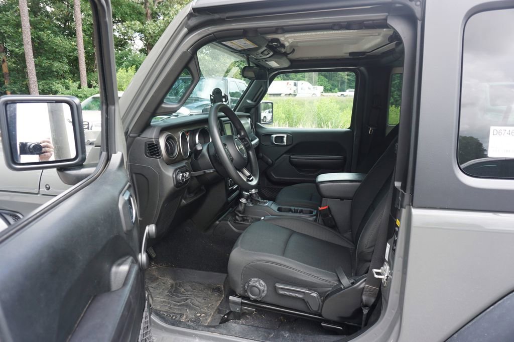 Used 2020 Jeep Wrangler Sport AWD/4WD image 2