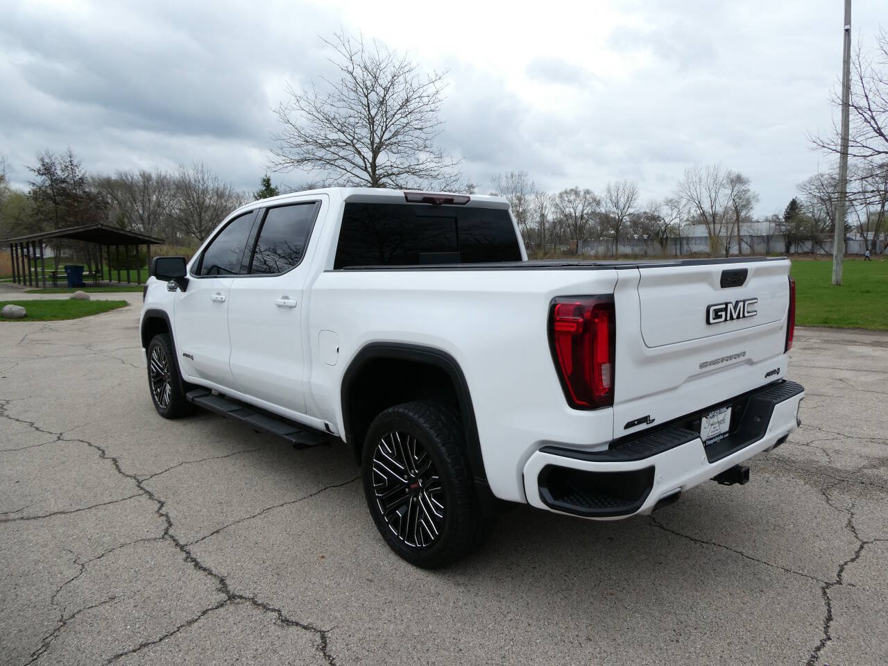 Used 2021 GMC Sierra 1500 AT4 w/ Technology Package AWD/4WD image 7